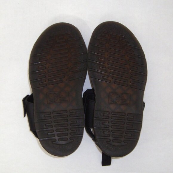 Dr. Martens Kamilah Fisherman Sandals Black - Picture 5 of 9
